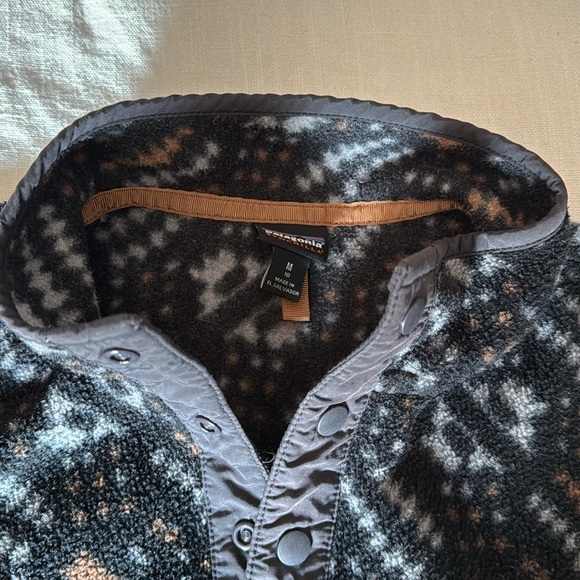 Boys Patagonia Synchilla button medium boys pullover, no visible signs of wear - Picture 2 of 3